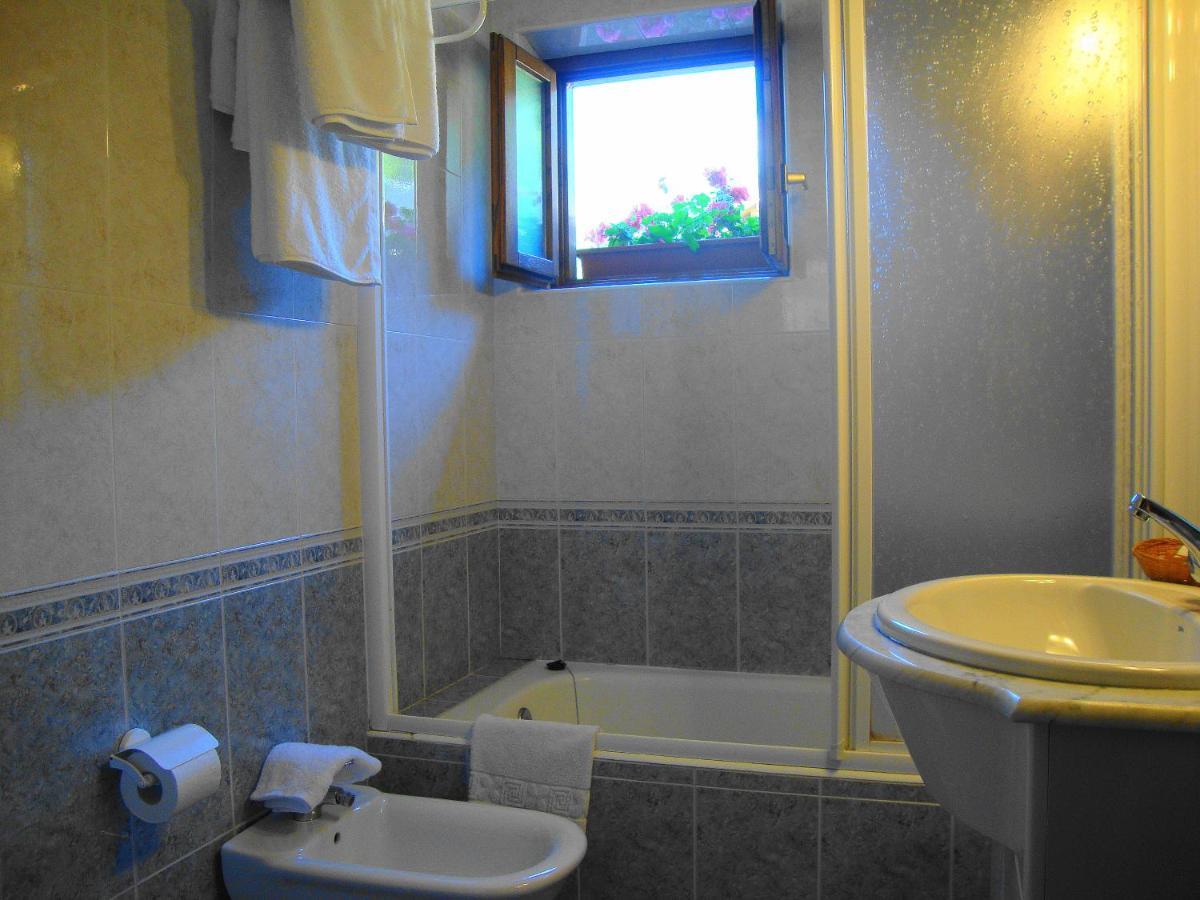 Apartamentos Y Habitaciones Sebrango Espinama Chambre photo